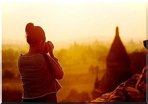 woman photographing