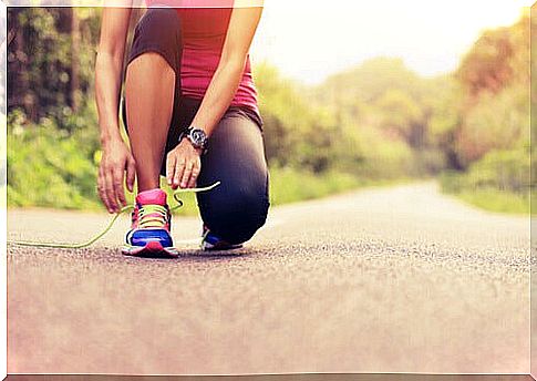 Woman on a jogging tie