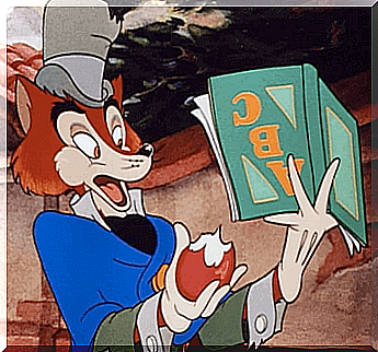 The fox reads a book up and down in Pinocchio